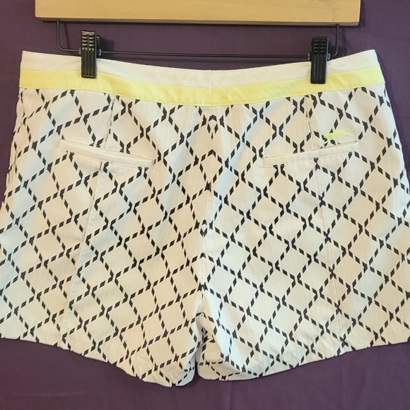 Stylish White and Black Patterned Women's Shorts - Picture 2 of 7